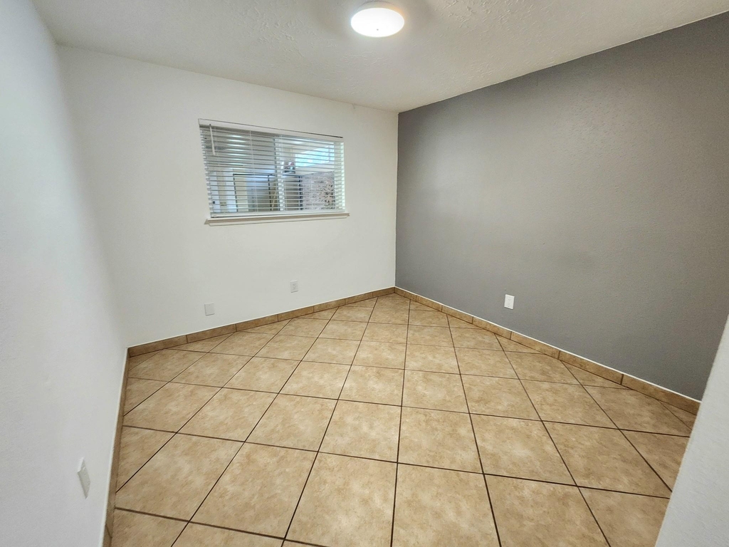 16011 Glen Mar Drive - Photo 18