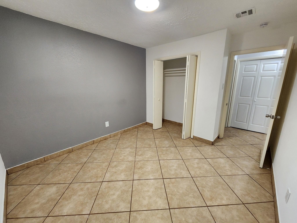 16011 Glen Mar Drive - Photo 17