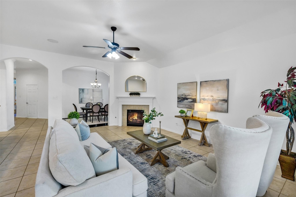 7014 Spruce View Court - Photo 4
