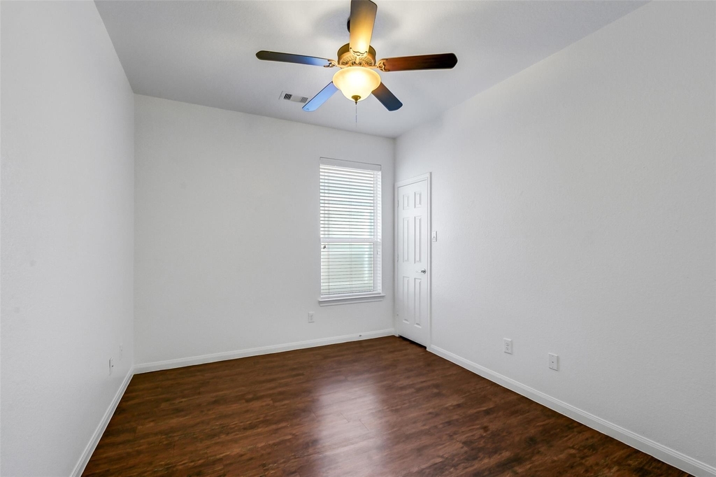 7014 Spruce View Court - Photo 19