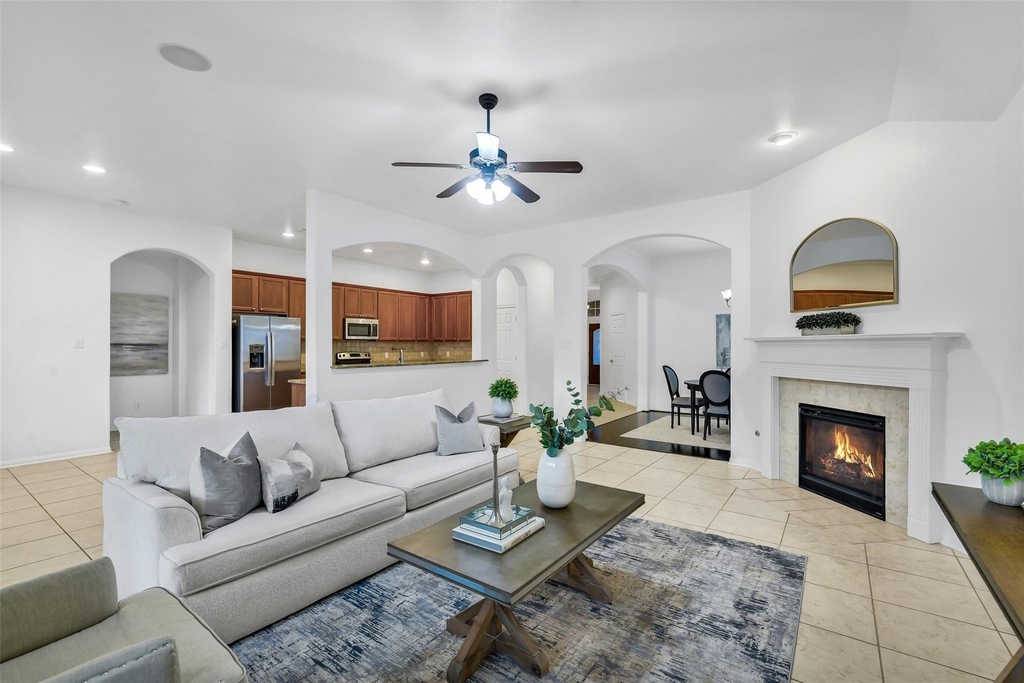 7014 Spruce View Court - Photo 3