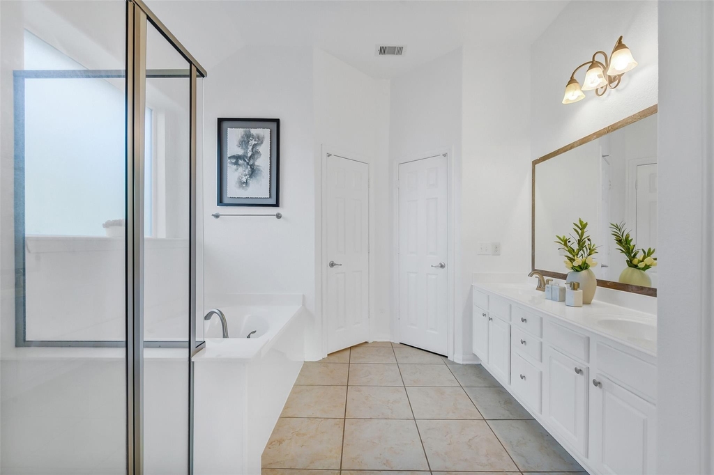 7014 Spruce View Court - Photo 15
