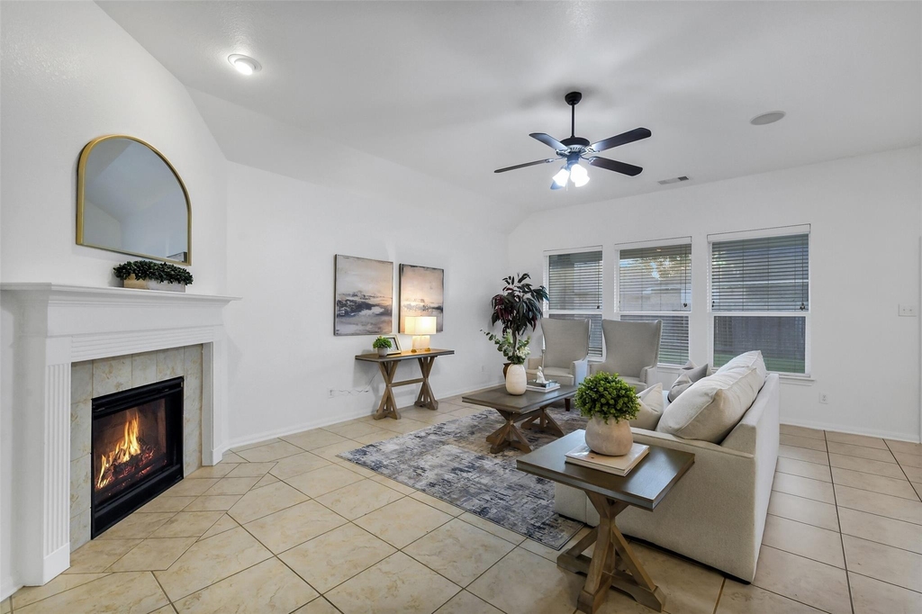 7014 Spruce View Court - Photo 5