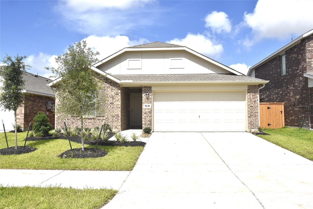 5135 Sunvalley Bend Drive - Photo 0