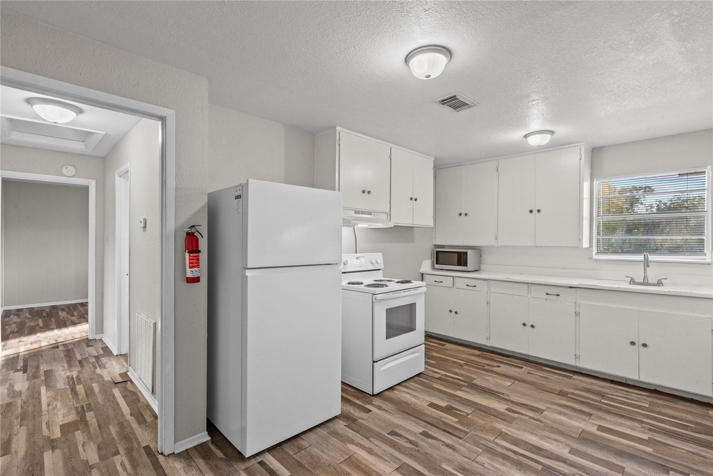2729 Main Street Street - Photo 12