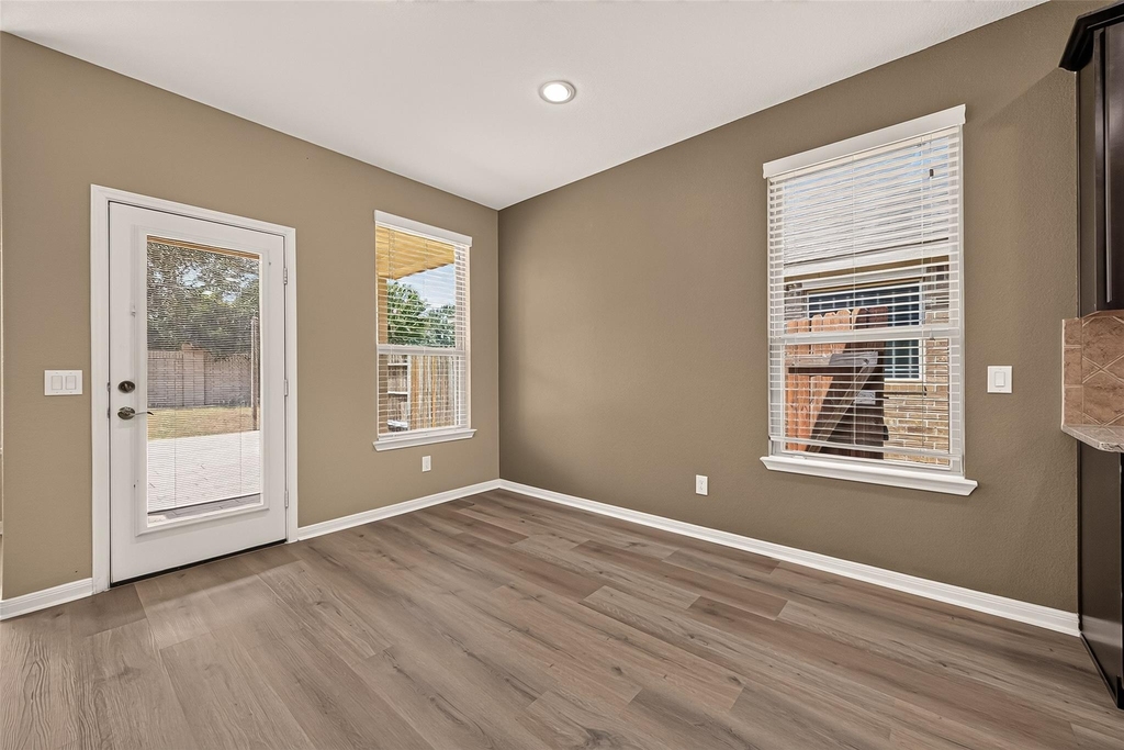 15711 Huddleston Drive - Photo 8