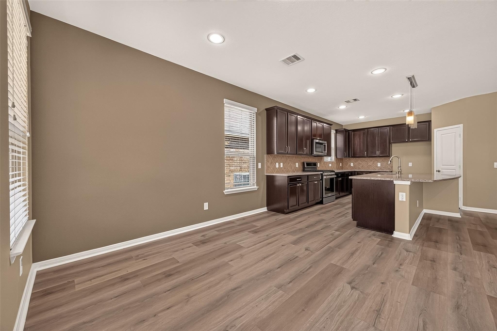15711 Huddleston Drive - Photo 9