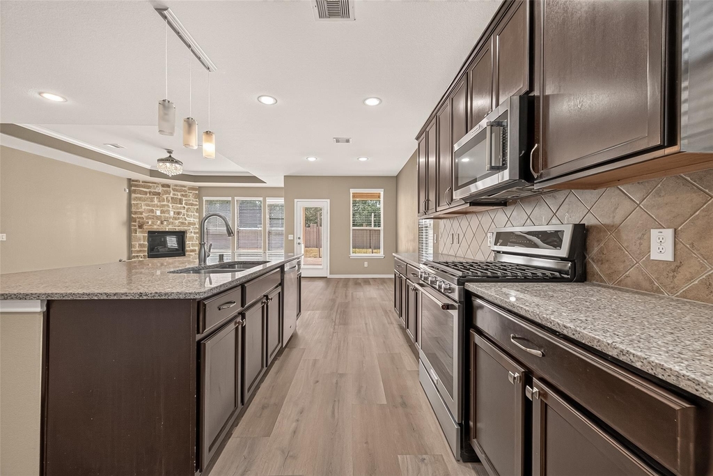 15711 Huddleston Drive - Photo 13