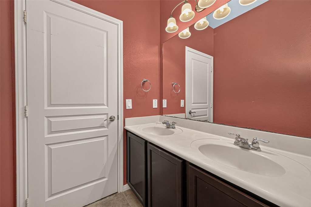 15711 Huddleston Drive - Photo 32