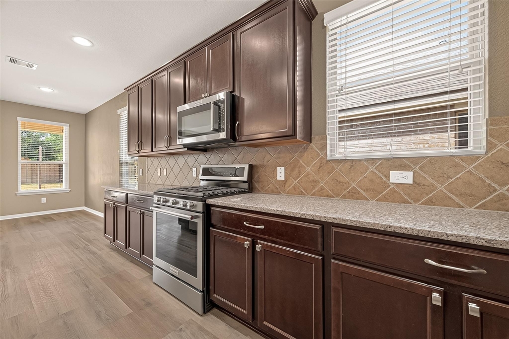 15711 Huddleston Drive - Photo 16