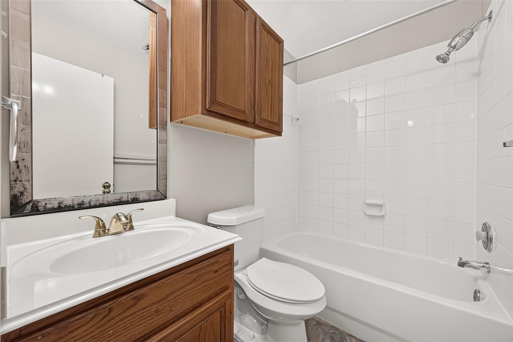 10902 Primrose Acres Lane - Photo 13
