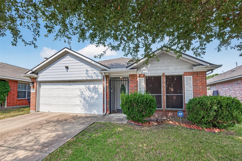10902 Primrose Acres Lane - Photo 1