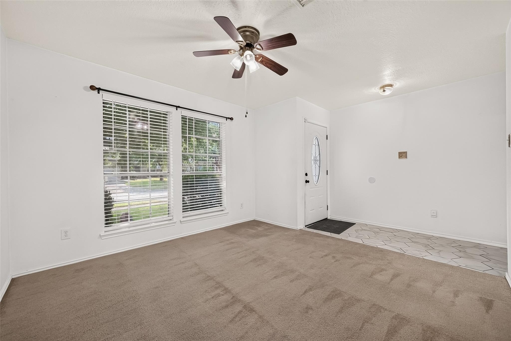10902 Primrose Acres Lane - Photo 6