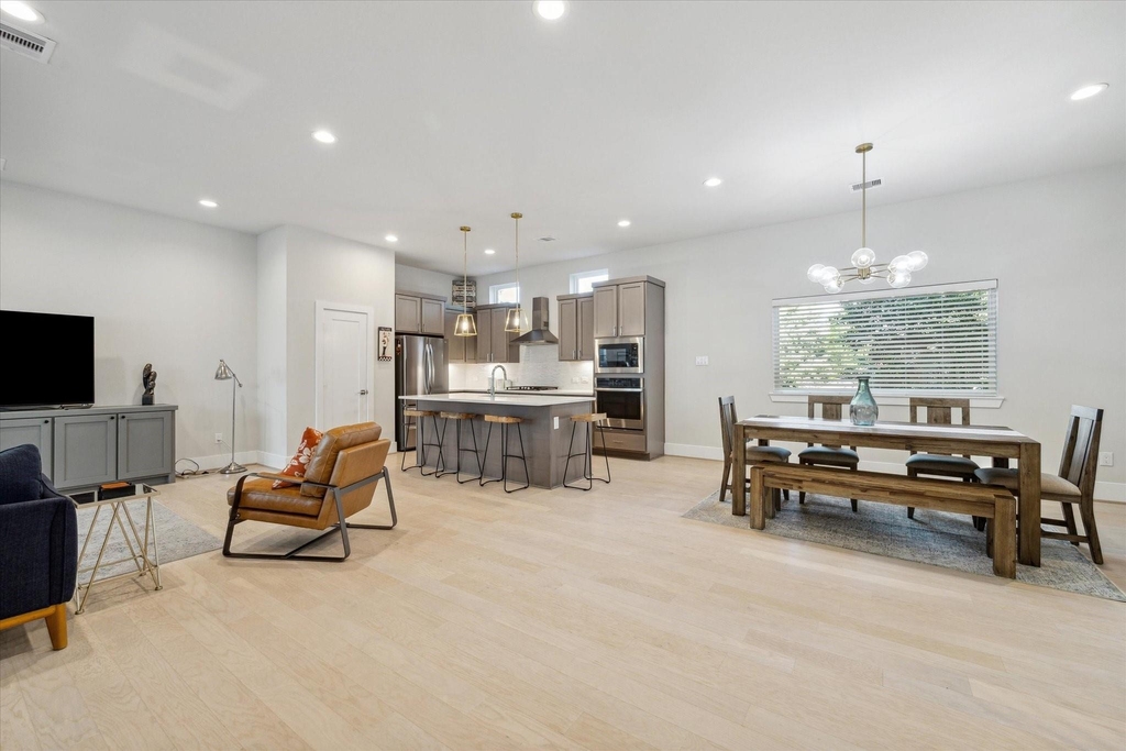834 Fisher Street - Photo 4