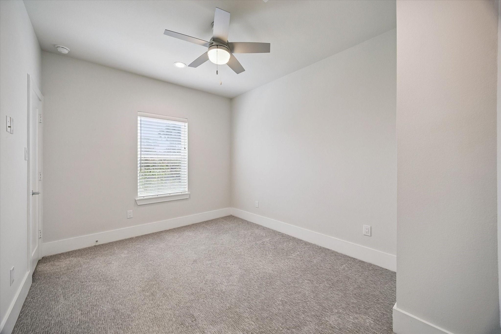 834 Fisher Street - Photo 25