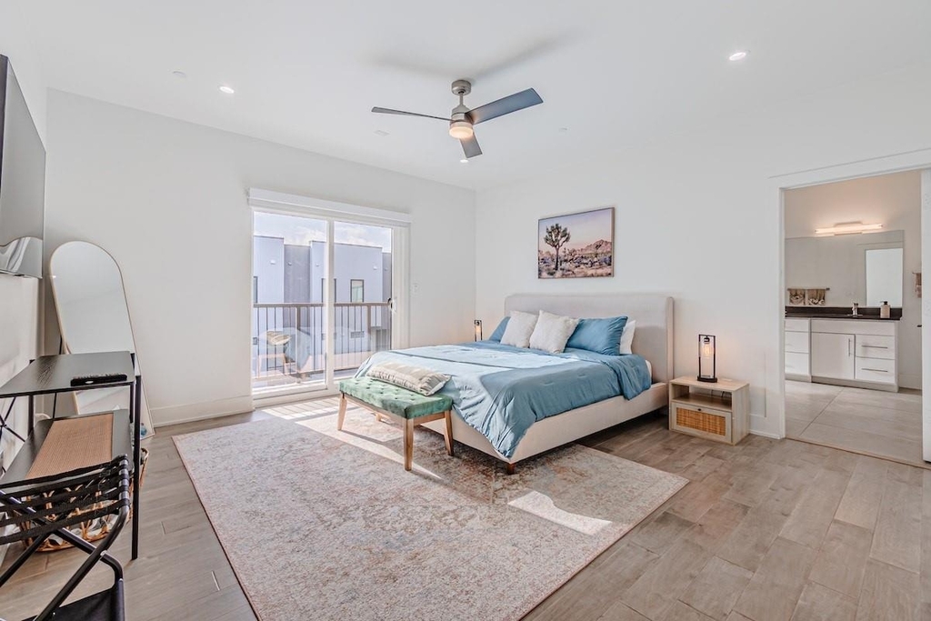 422 W 9th Street - Photo 18