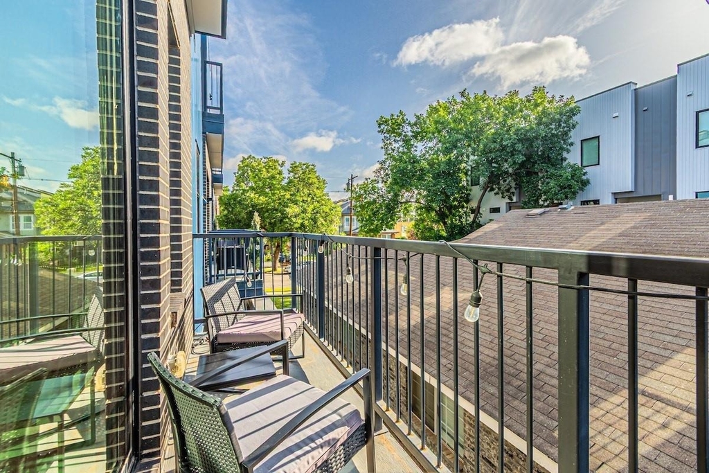 422 W 9th Street - Photo 13