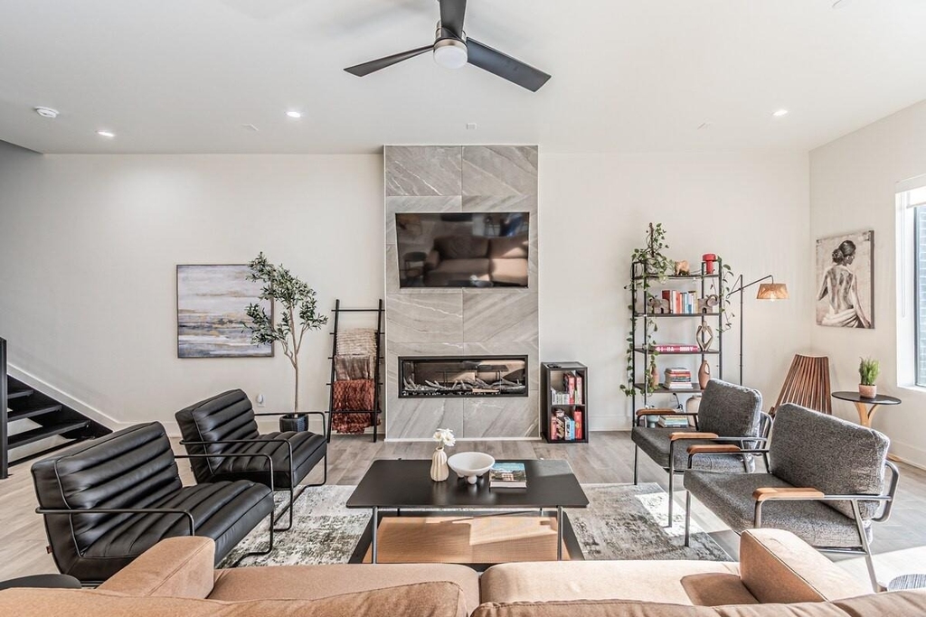 422 W 9th Street - Photo 10