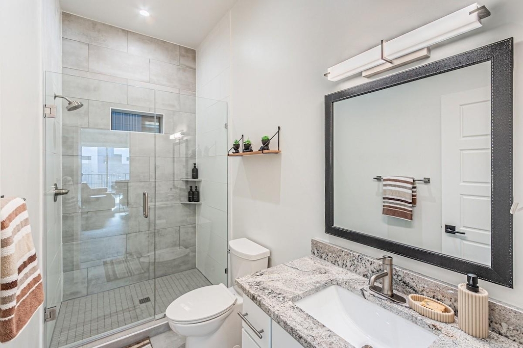 422 W 9th Street - Photo 16