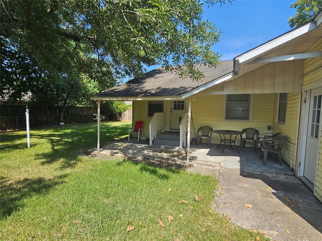 125 E 6th Street - Photo 10