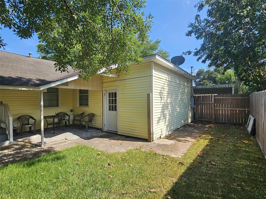 125 E 6th Street - Photo 11