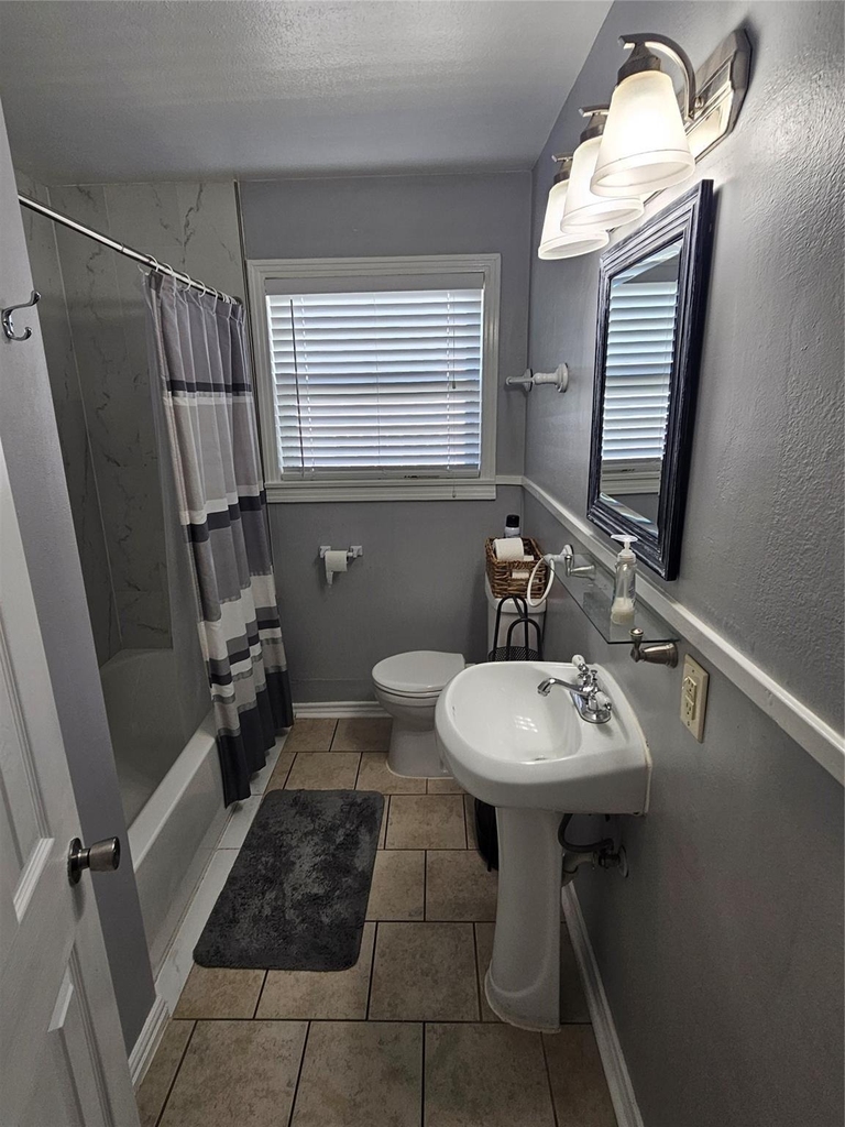 125 E 6th Street - Photo 8