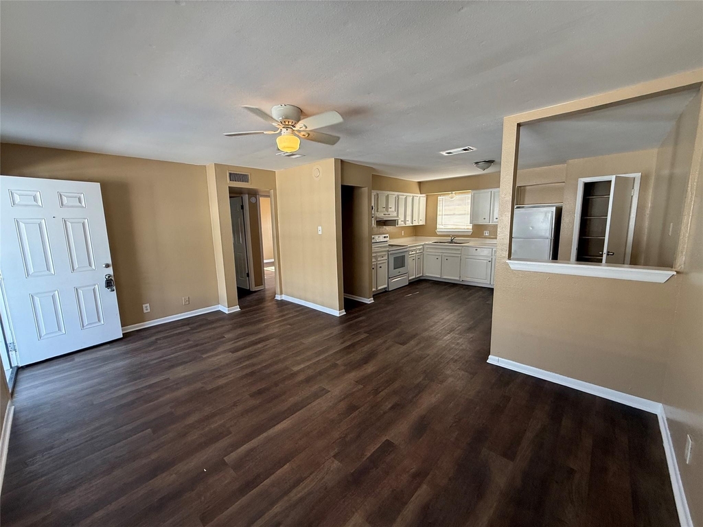 5225 Avenue R 1/2 - Photo 1