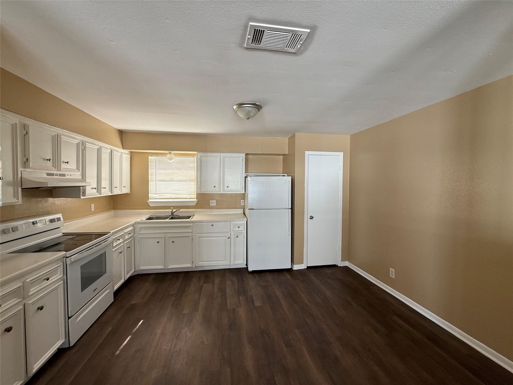 5225 Avenue R 1/2 - Photo 5