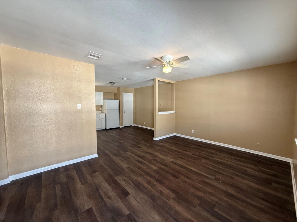5225 Avenue R 1/2 - Photo 2