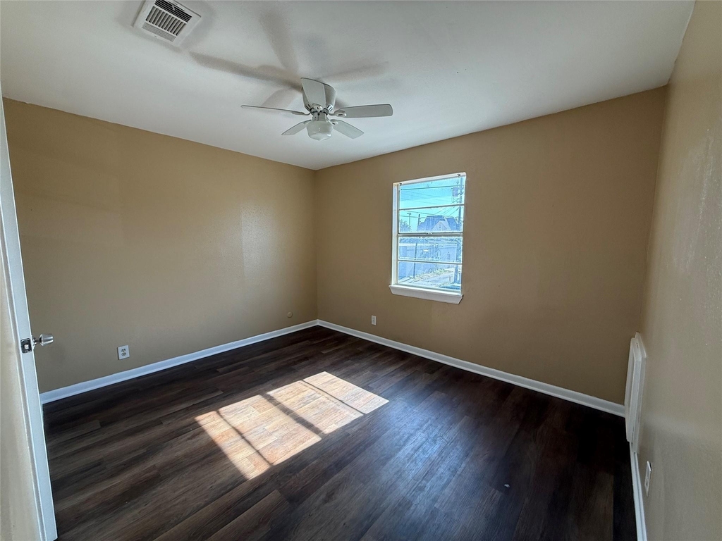 5225 Avenue R 1/2 - Photo 7