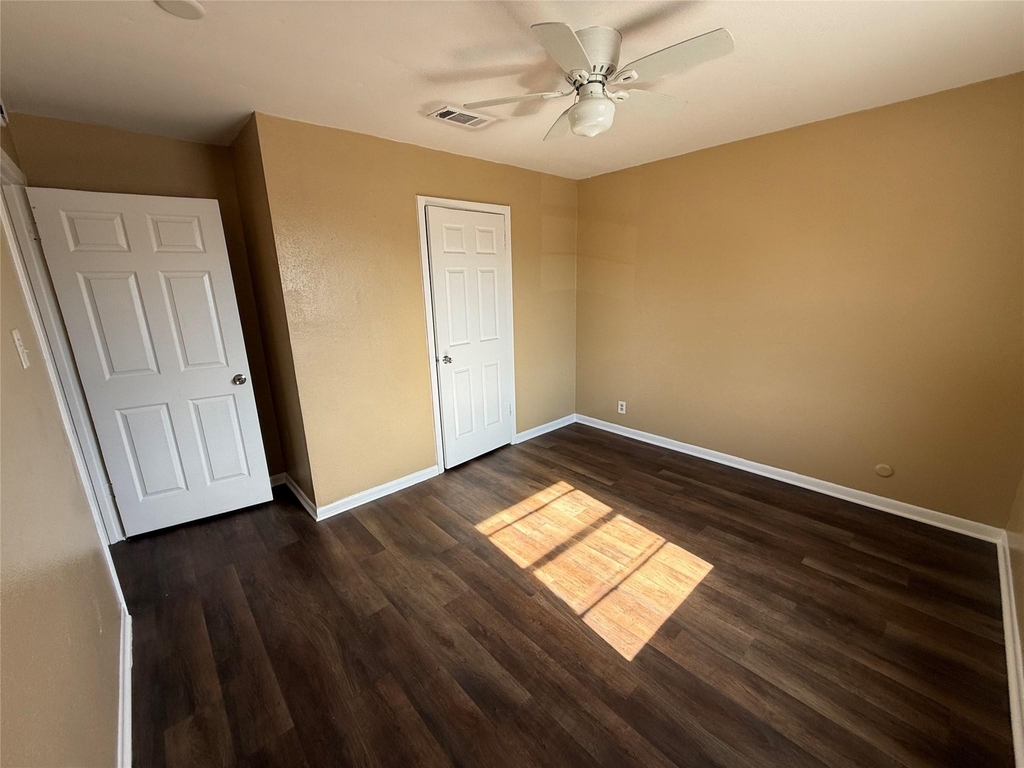 5225 Avenue R 1/2 - Photo 11