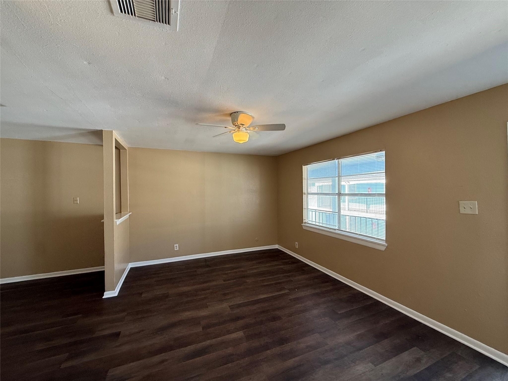 5225 Avenue R 1/2 - Photo 3