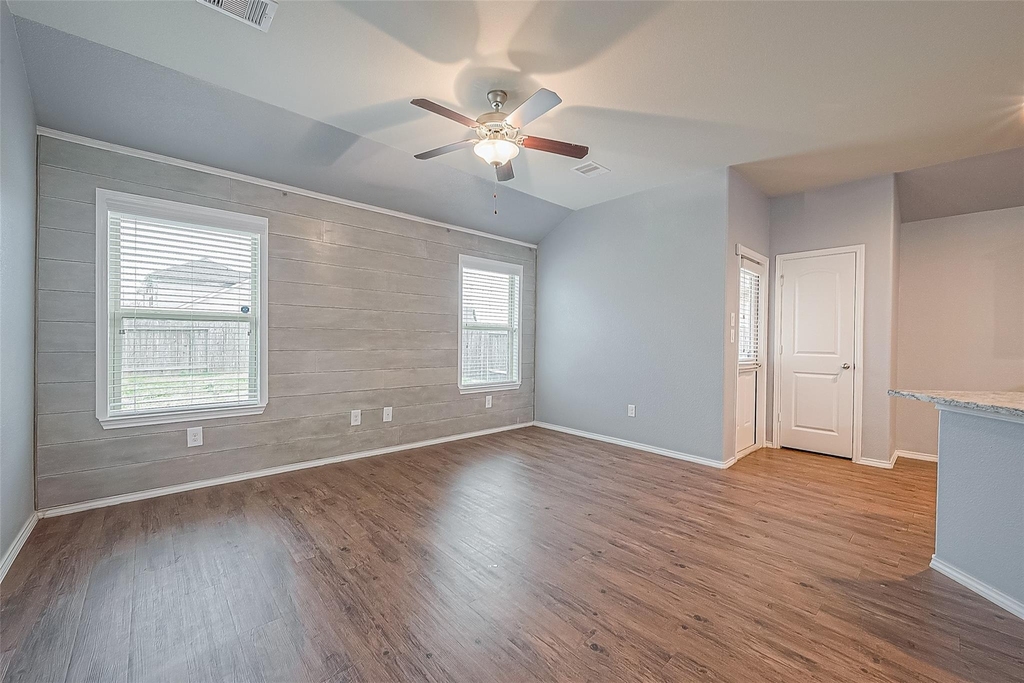 14015 Lake Crescent Drive - Photo 9