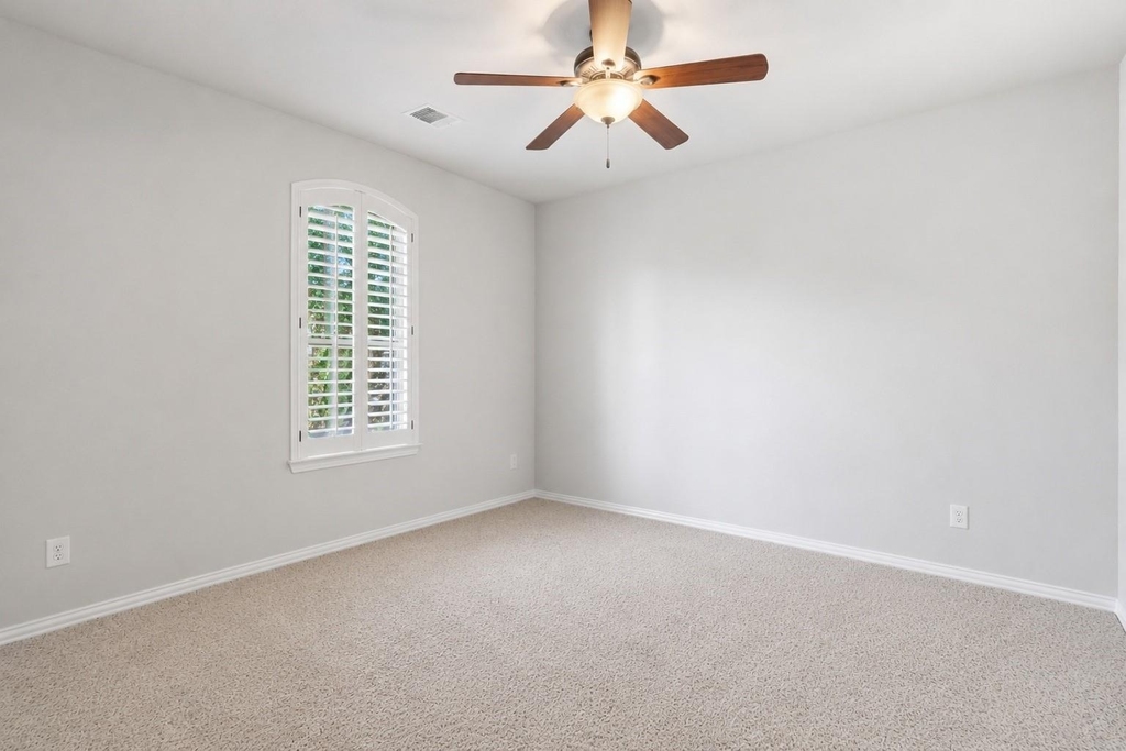 126 E Cove View Trail - Photo 36