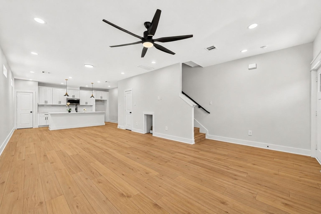 7826 Beckley Street - Photo 3