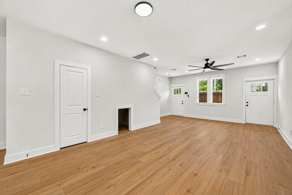 7826 Beckley Street - Photo 7