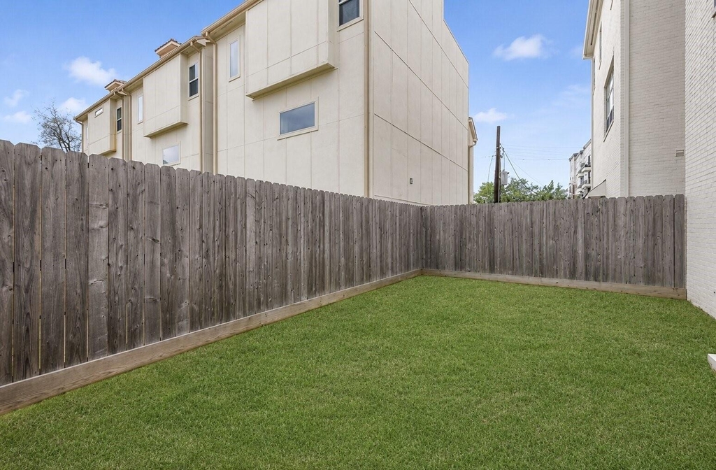 5326 Chandler Street - Photo 3