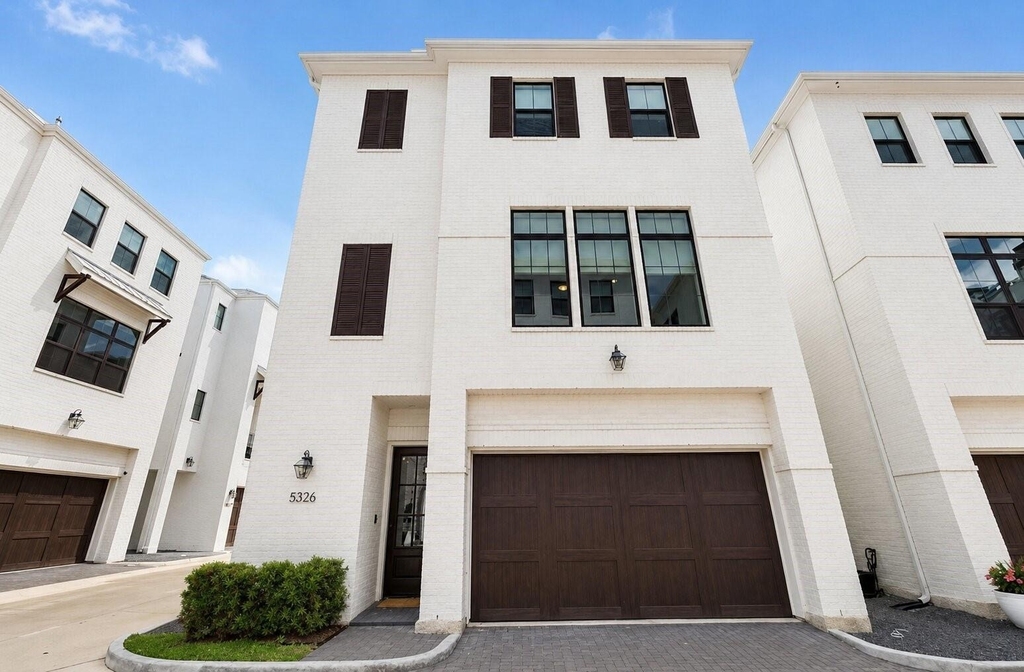 5326 Chandler Street - Photo 1