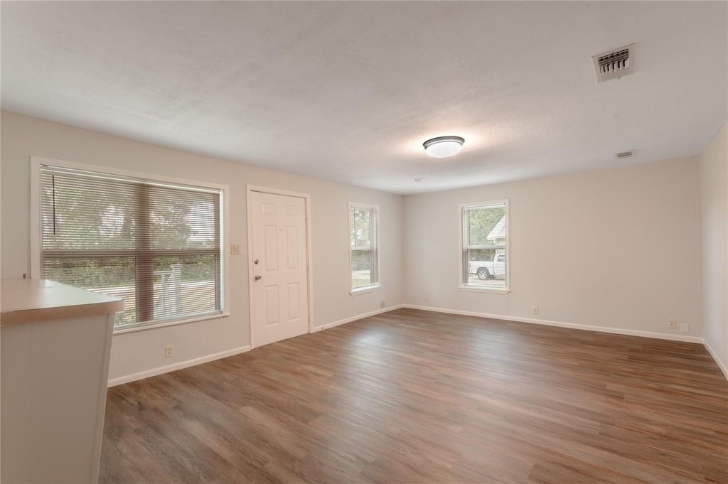 145 Pine Hollow Lane - Photo 5