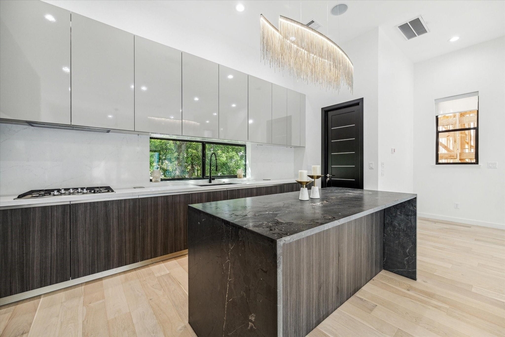 713 Memorial Heights Drive - Photo 8