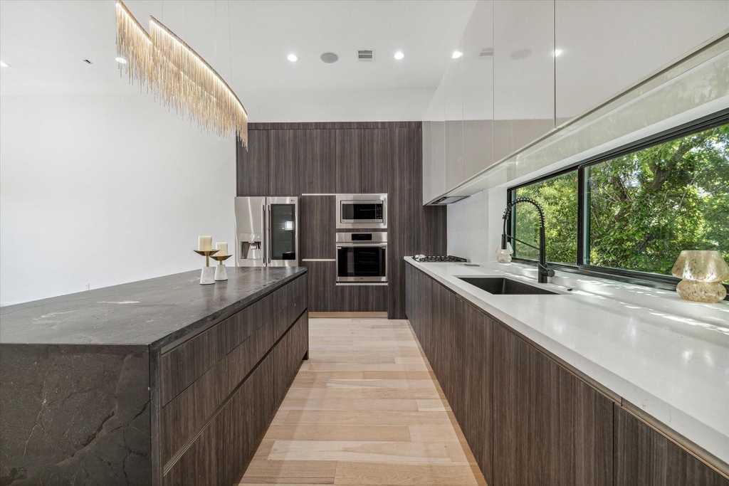 713 Memorial Heights Drive - Photo 10