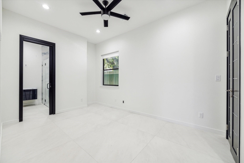 713 Memorial Heights Drive - Photo 2
