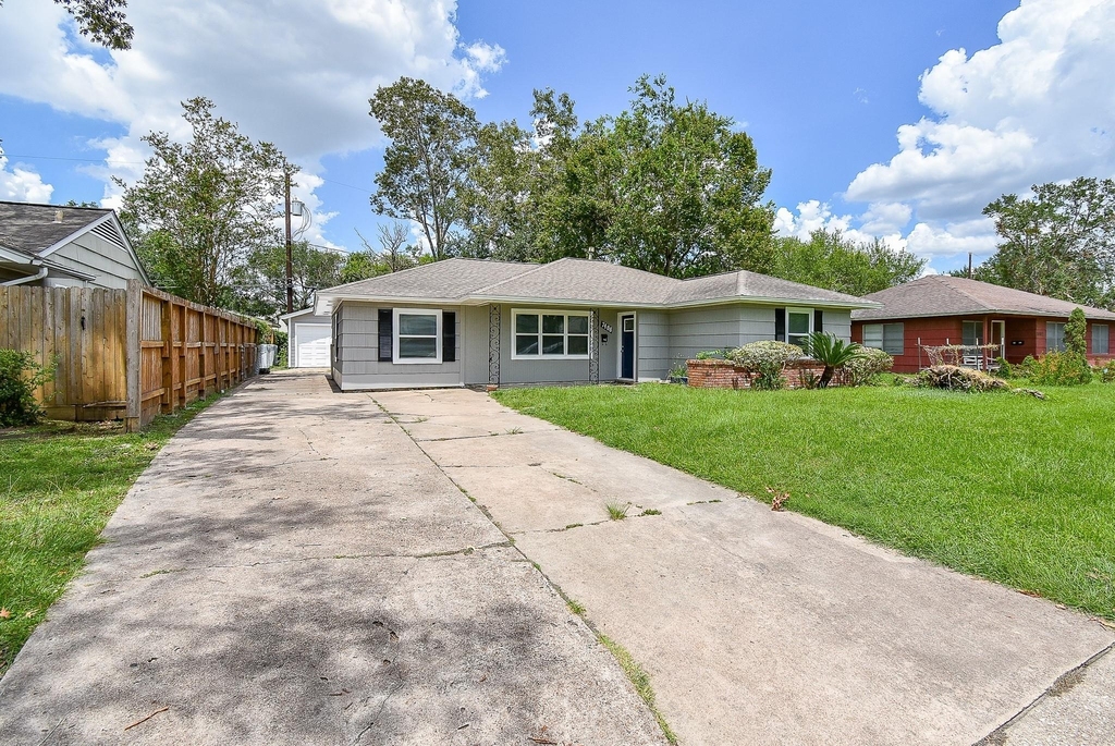 7406 Schiller Street - Photo 32