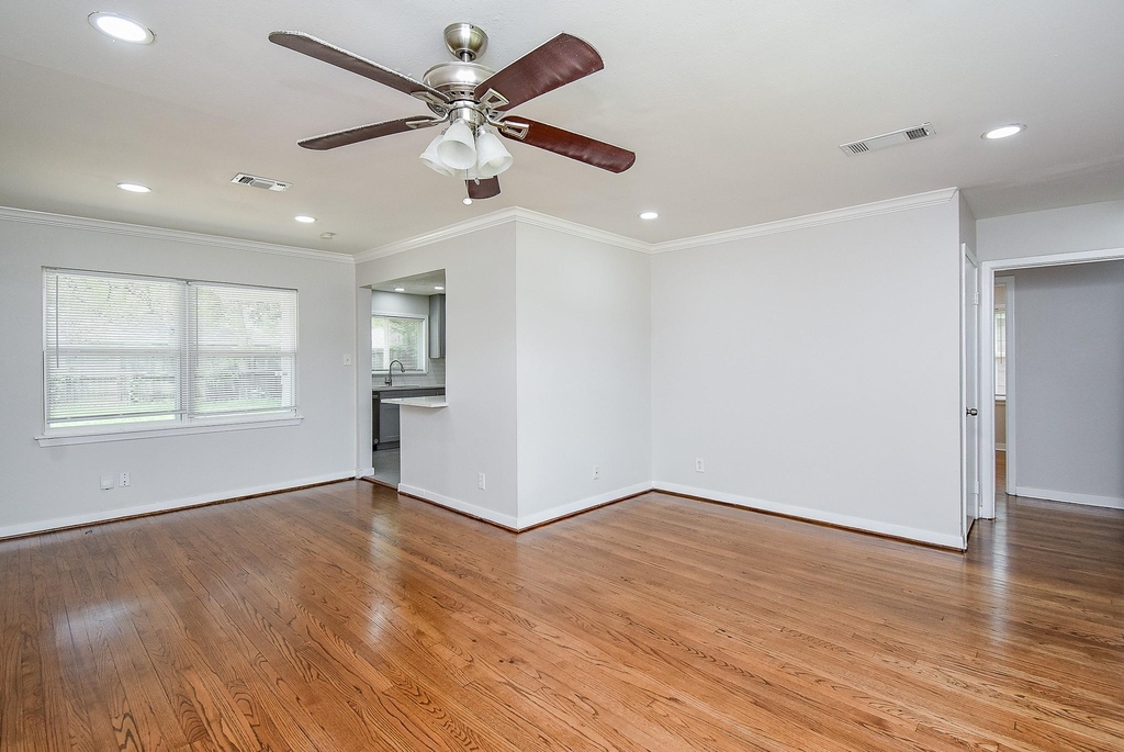 7406 Schiller Street - Photo 5