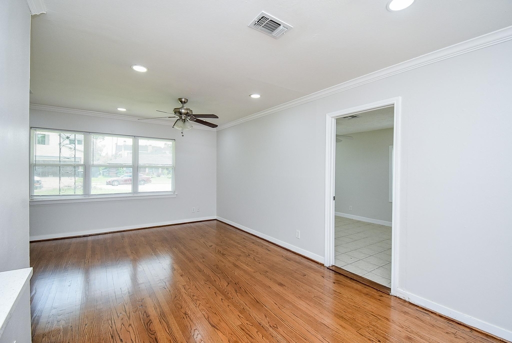 7406 Schiller Street - Photo 11
