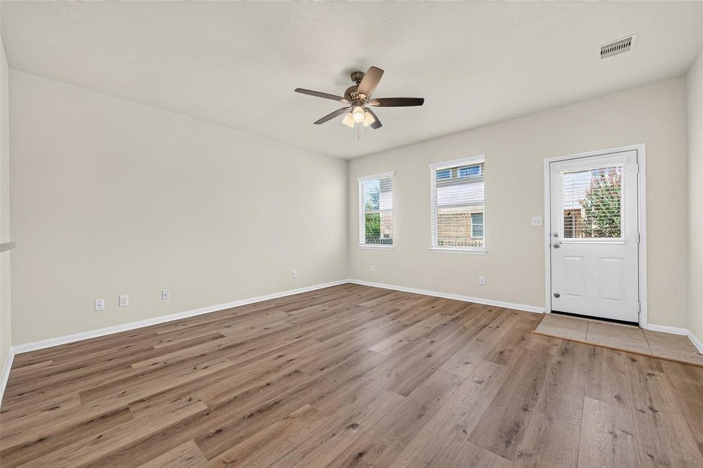 8506 Sunset Loch Drive - Photo 32