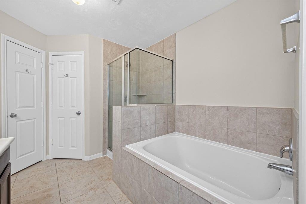 8506 Sunset Loch Drive - Photo 22