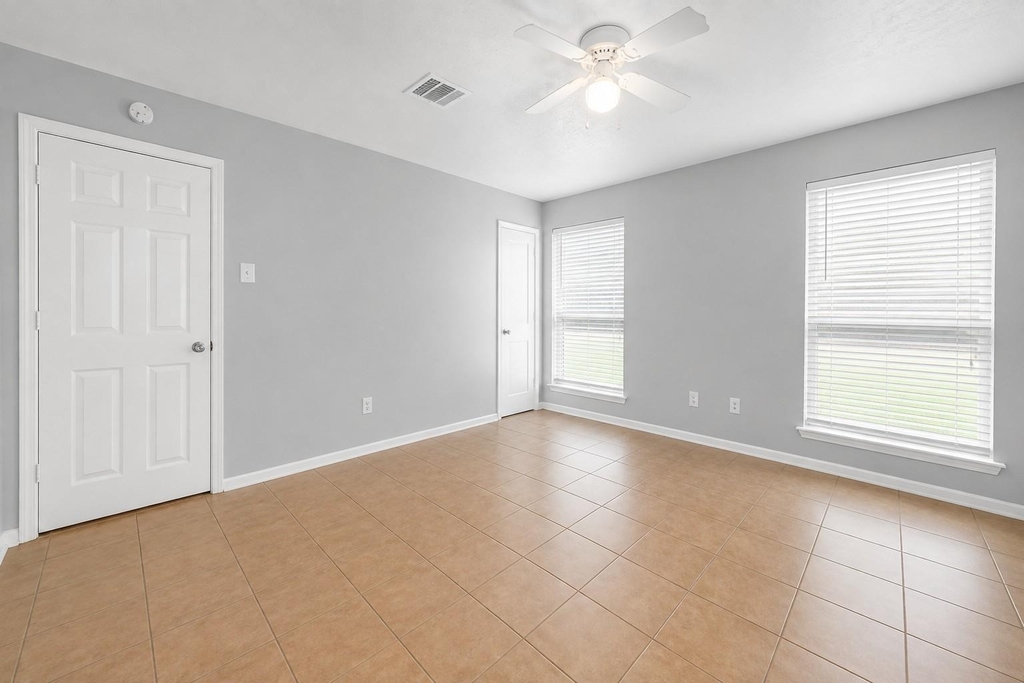 1707 Stone Lake Drive - Photo 11