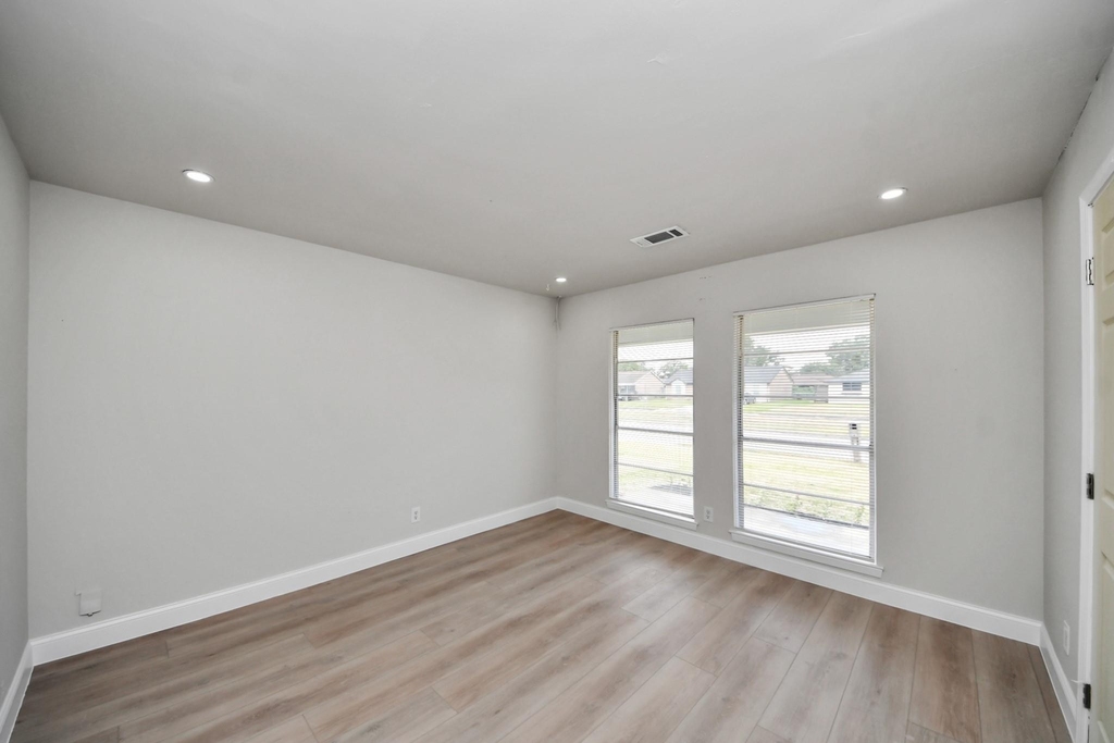 734 Dell Dale Street - Photo 3