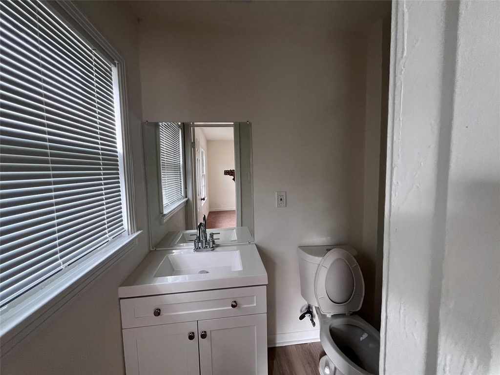 704 Alice Street - Photo 13
